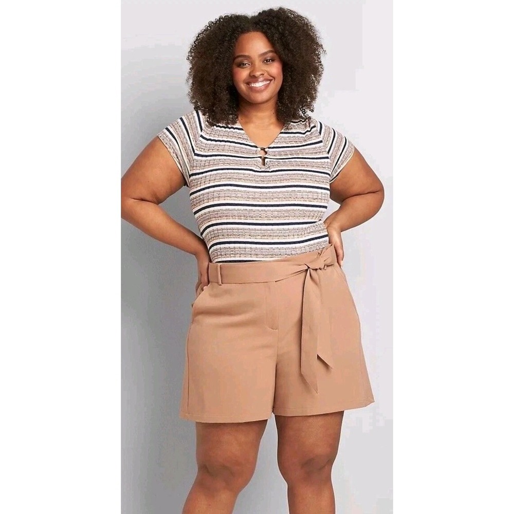 Lane Bryant 20 Shorts Khaki Tan Tie Waist Pockets High Waist Slouchy Capaule
